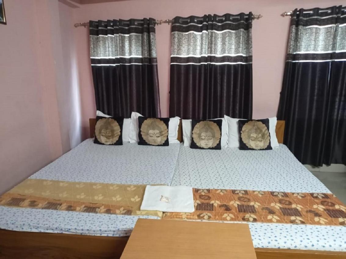 Hotel Royale Kalkutta Kültér fotó