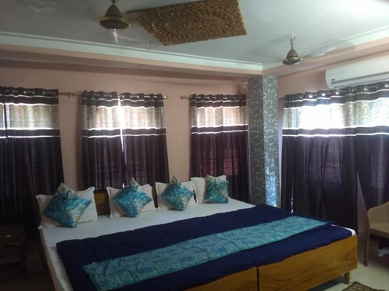 Hotel Royale Kalkutta Kültér fotó